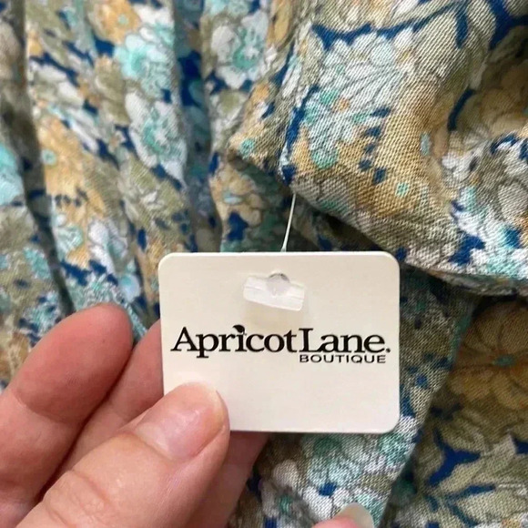 Elan Floral Spring Top - Picture 9 of 9